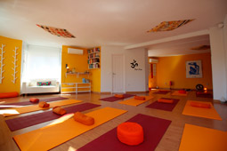 Yoga Pinto  - Foto 1