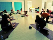 OM Daya Yoga y Terapias Naturales - Foto 1