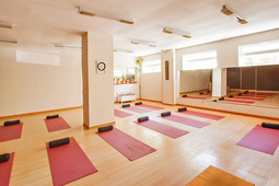 Sangha Yoga - Foto 1