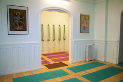 CENTRE DE IOGA IYENGAR EL POU DE LLUM - Foto 1