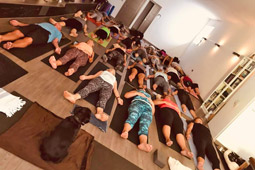 CómpetaYoga - Foto 1