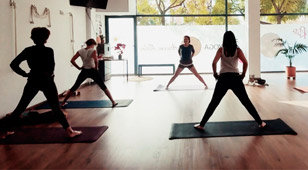 Escuela de Yoga Azucena Molina - Foto 1