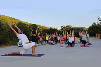 Formacin de Yoga Integral - Curso de Instructor/a 300h