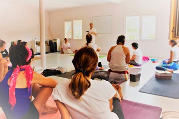 Formacin de Yoga Integral - Curso de profesor/a de yoga nivel avanzado